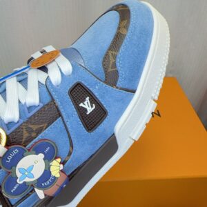 lv trainer sneaker brown suede (复制)