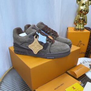 lv trainer sneaker brown suede (复制)