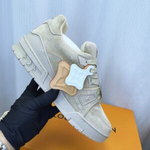 lv trainer sneaker brown suede (复制)