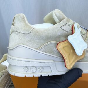 lv trainer sneaker brown suede (复制)