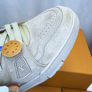 lv trainer sneaker brown suede (复制)