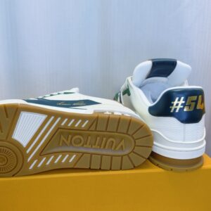 lv trainer sneaker white leather with flower (复制)