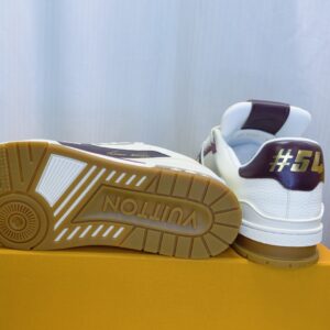 lv trainer sneaker white leather with flower (复制)
