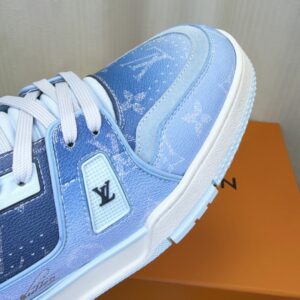 lv trainer sneaker white leather with flower (复制)