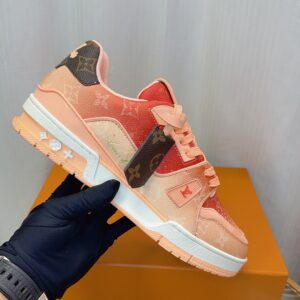 lv trainer sneaker white leather with flower (复制)