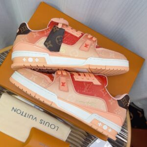 lv trainer sneaker white leather with flower (复制)