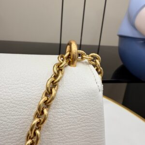 gucci dionysus medium shoulder bag