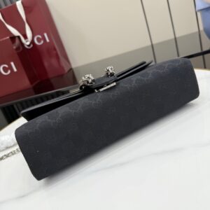 gucci dionysus medium shoulder bag