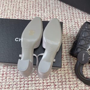 chanel sandals beige lambskin (copy)