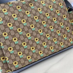 gucci large changing bag beige and blue gg supreme canvas (copy)