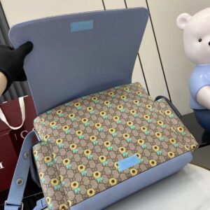 gucci large changing bag beige and blue gg supreme canvas (copy)