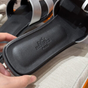 Hermes 185 Oasis Heels Sandals Silver hermes 185 oasis heels sandals navy blue (copy)