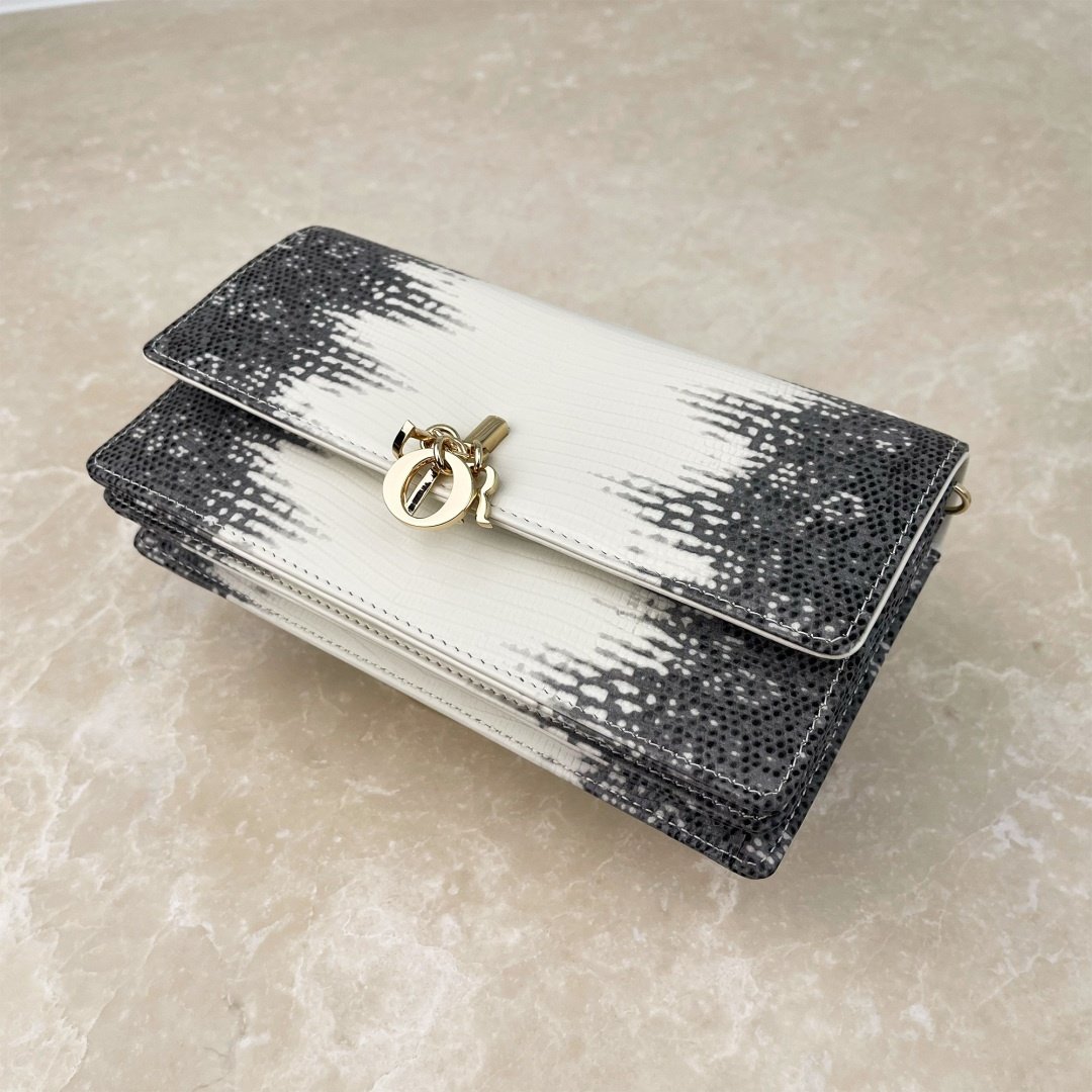 lady dior small handbag pink ostrich calfskin (copy) lady dior small handbag pink ostrich calfskin (copy)
