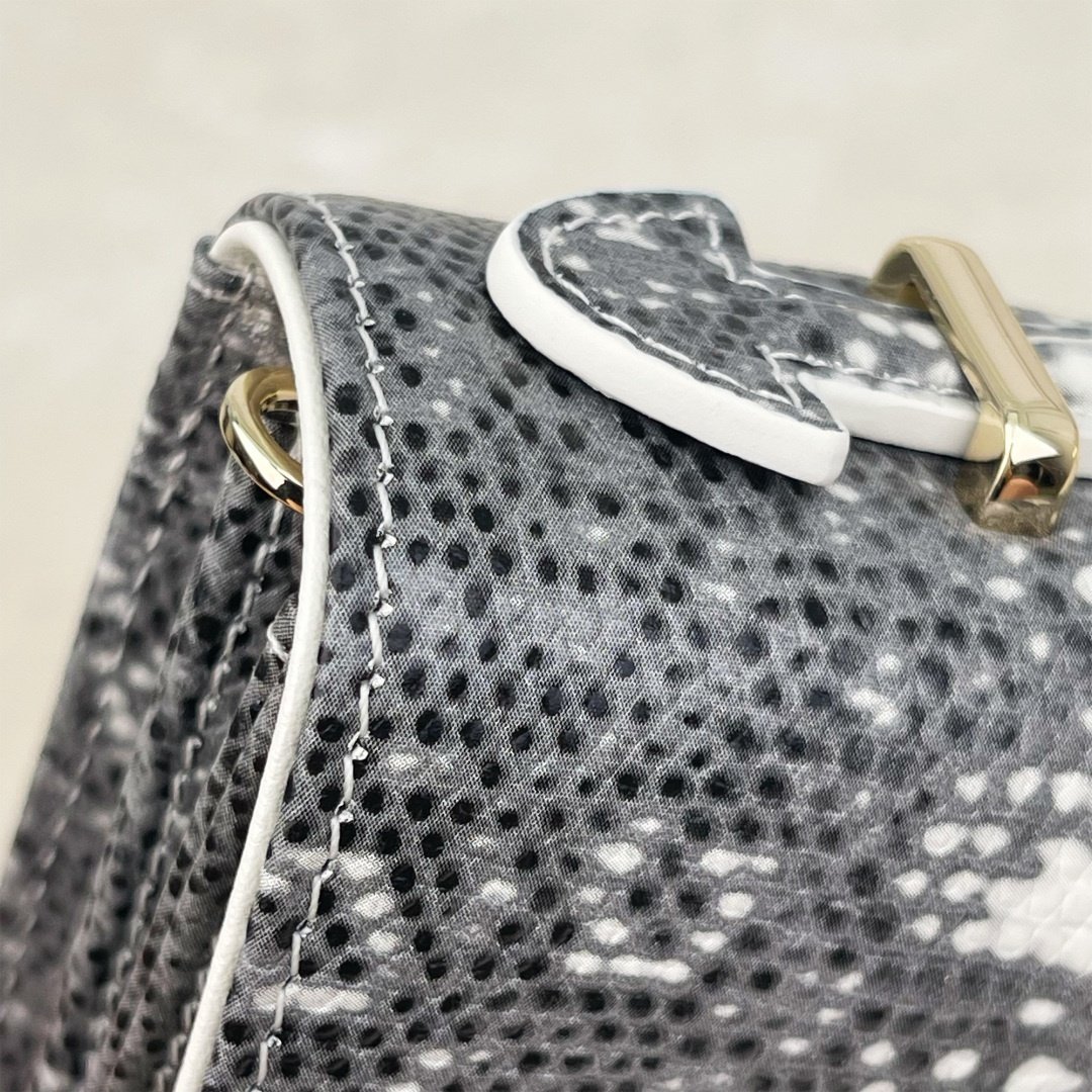 lady dior small handbag pink ostrich calfskin (copy) lady dior small handbag pink ostrich calfskin (copy)