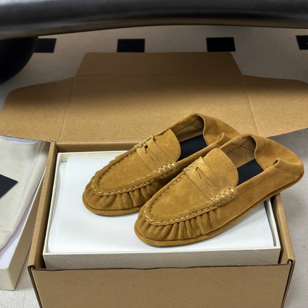 ysl le loafer supple in shiny leather beige color (copy) ysl le loafer supple in shiny leather beige color (copy)