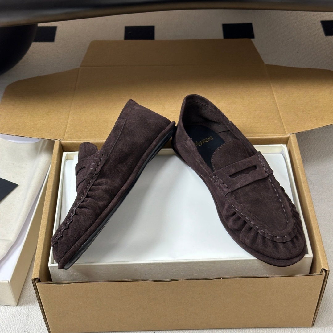 ysl le loafer supple in shiny leather beige color (copy) ysl le loafer supple in shiny leather beige color (copy)