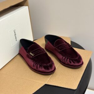 ysl le loafer supple in shiny leather wine (copy)