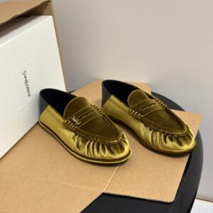 ysl le loafer supple in shiny leather wine (copy)