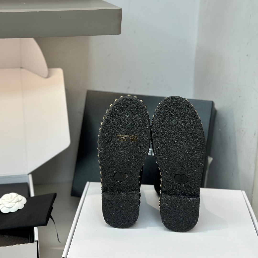 chanel mocassins shoes for women (copy) suede-sheepskin-snow-boots-side-view